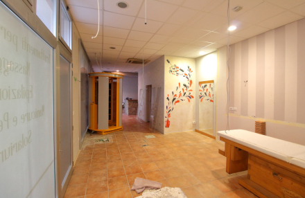 Locale commerciale 55 mq con ampie vetrine